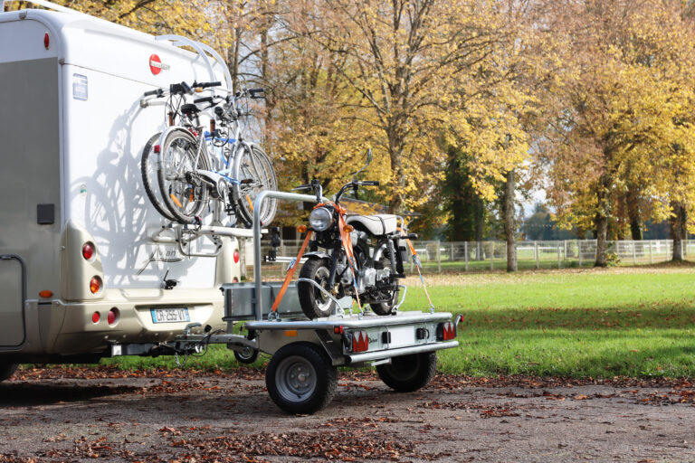 Prečna prikolica za motor Debon Roadster Camp